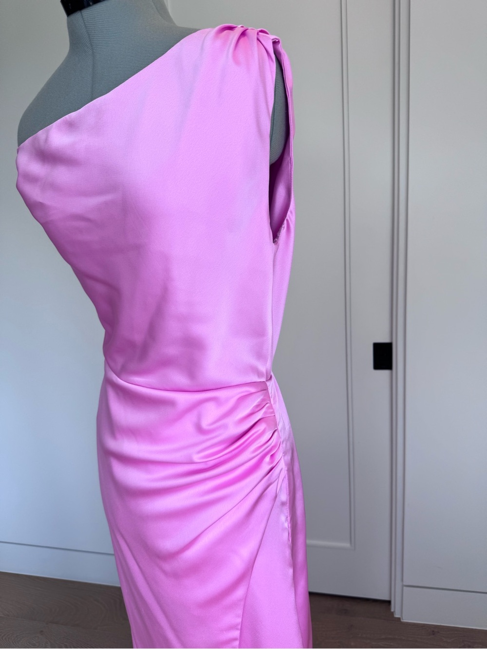 Show Me Your Mumu Pink Off-Shoulder Satin Evening Dress - Picture 4 of 8